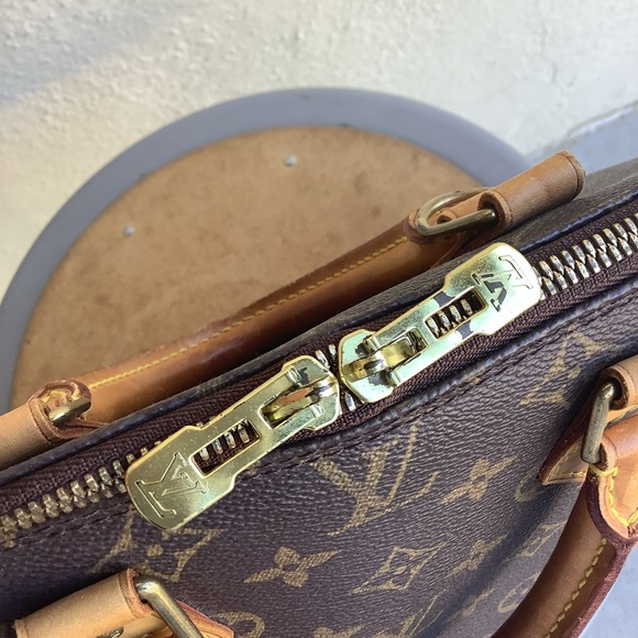 Louis Vuitton Monogram Alma PM - Picture 6 of 13